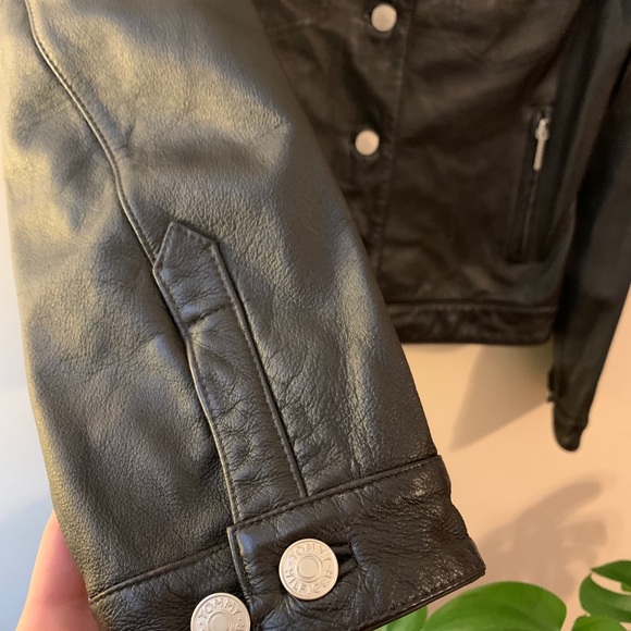 Tommy Hilfiger leather jacket - SMALL - Picture 3 of 5